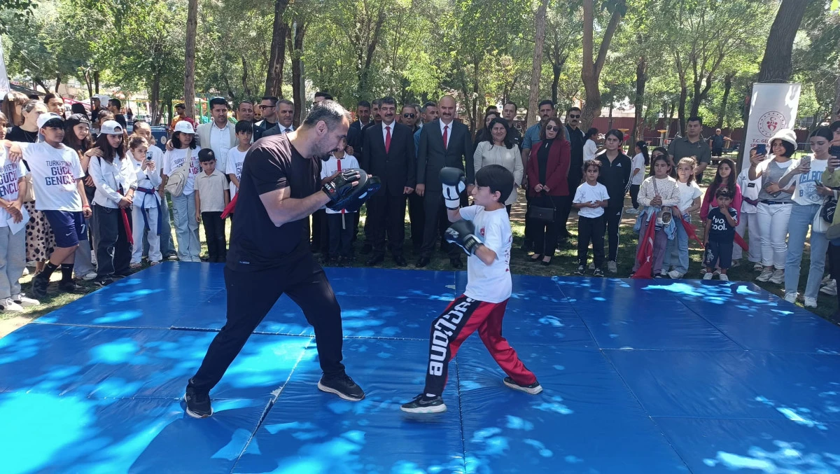 19 MAYIS BATMAN’DA COŞKUYLA KUTLANDI