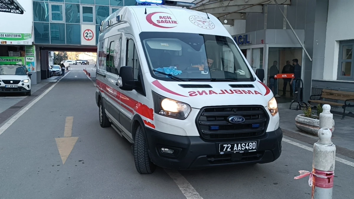 19 Yaşındaki Gen&ccedil; Kendini Boşluğa Bıraktı