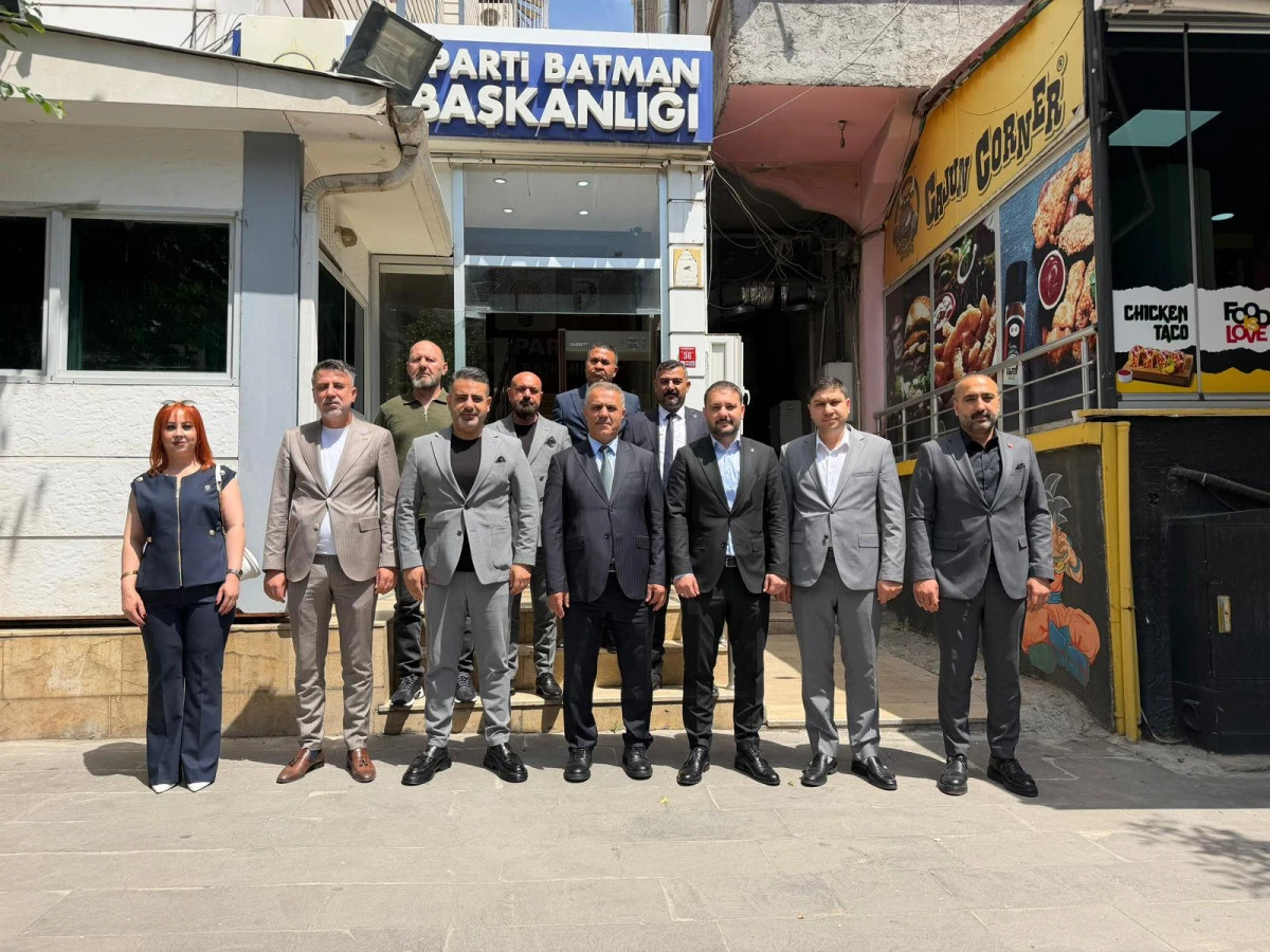 AK PARTİ BATMAN İL BAŞKANLIĞI&rsquo;NDA BAYRAMLAŞMA YOĞUNLUĞU