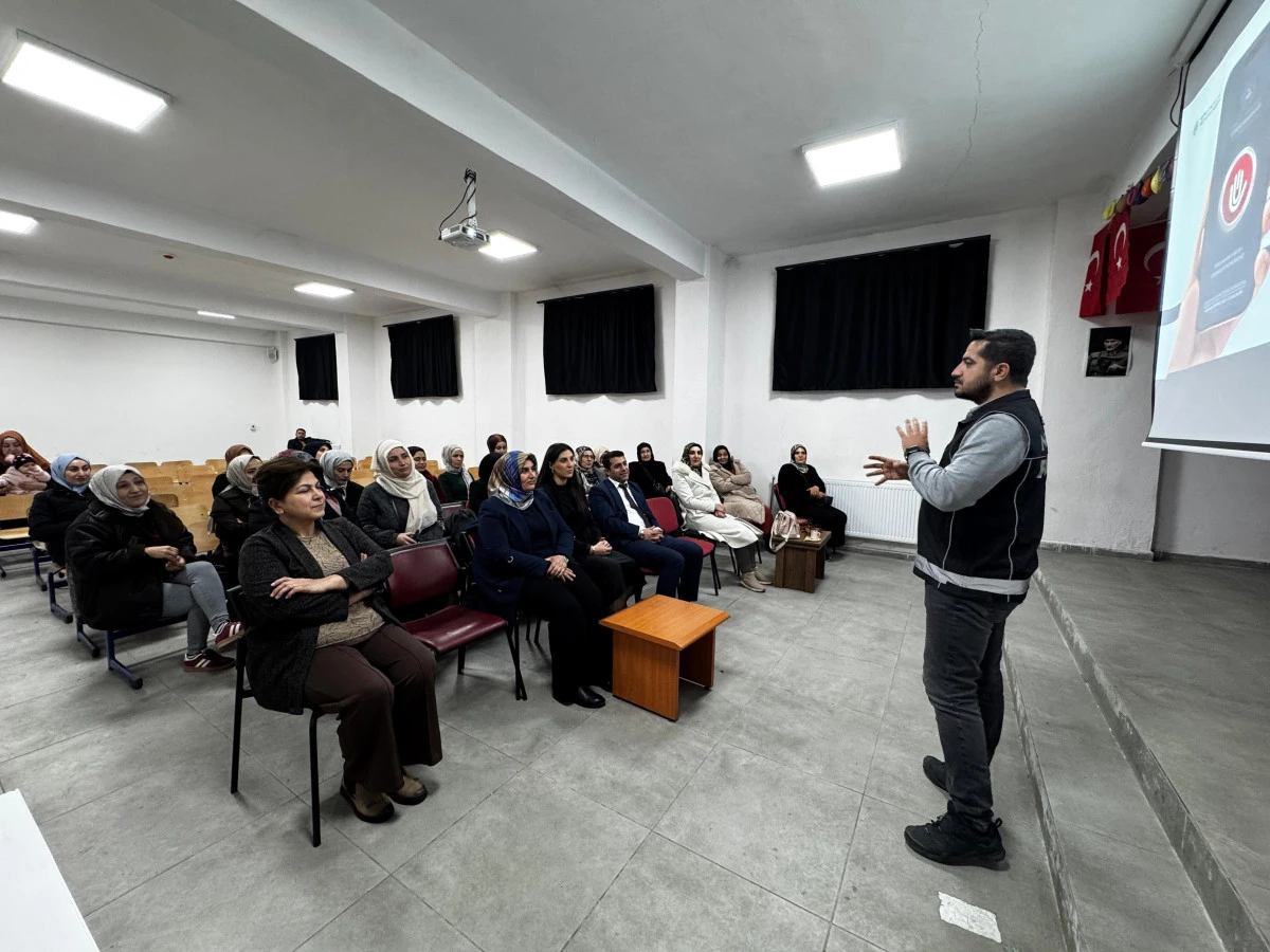 AK PARTİ BATMAN&rsquo;DA BAĞIMLILIKLA M&Uuml;CADELE EĞİTİMLERİ BEŞ İL&Ccedil;EDE TAMAMLADI