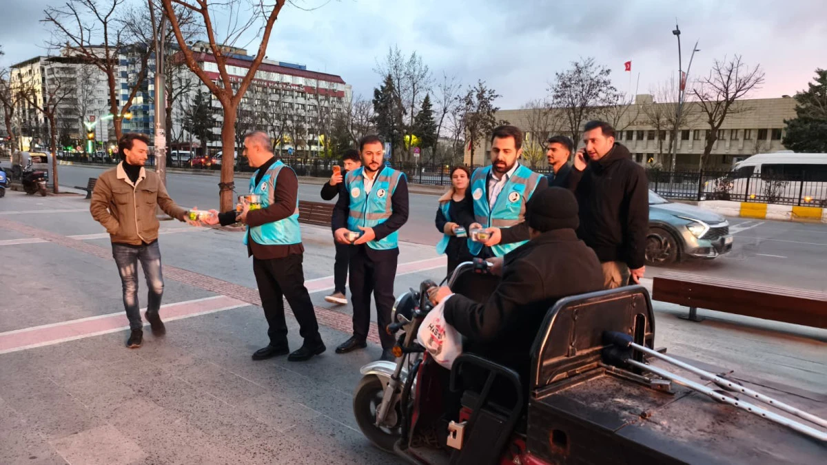 AK PARTİ "İFTARA 5 KALA" MESAİSİ