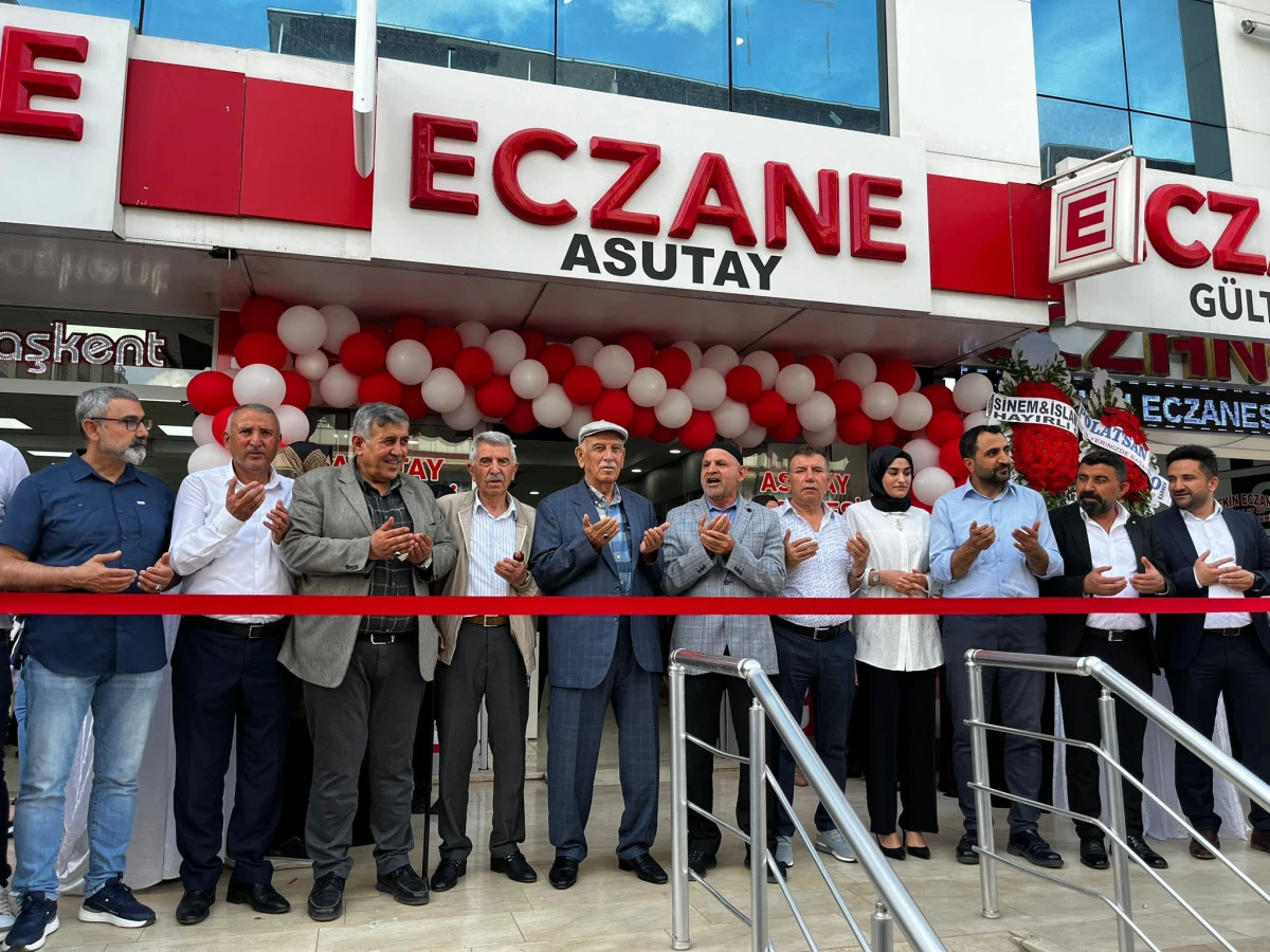 ASUTAY ECZANESİ AÇILIŞINA YOĞUN İLGİ