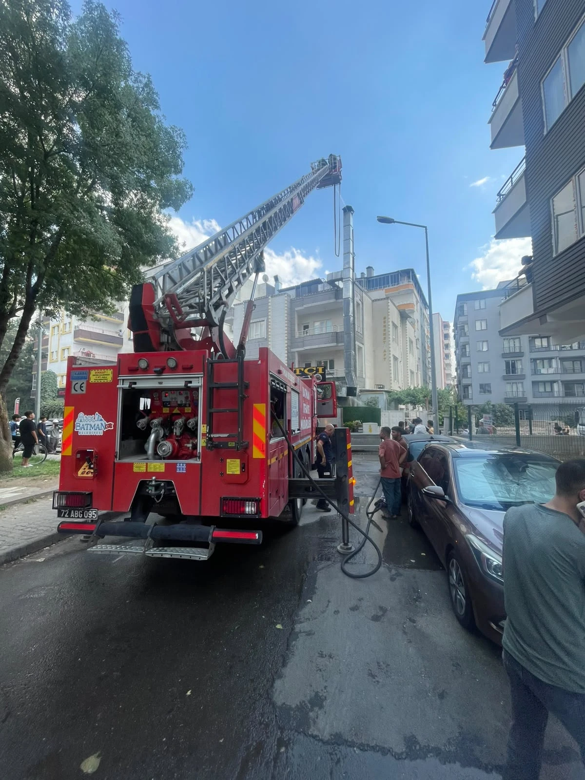 BACA YANGINI İTFAİYE EKİPLERİNİ HAREKETE GE&Ccedil;İRDİ