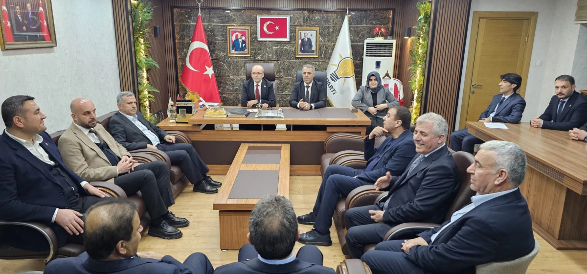 BAKAN ŞİMŞEK, BATMAN&rsquo;DA AK PARTİ TEŞKİLATIYLA BULUŞTU