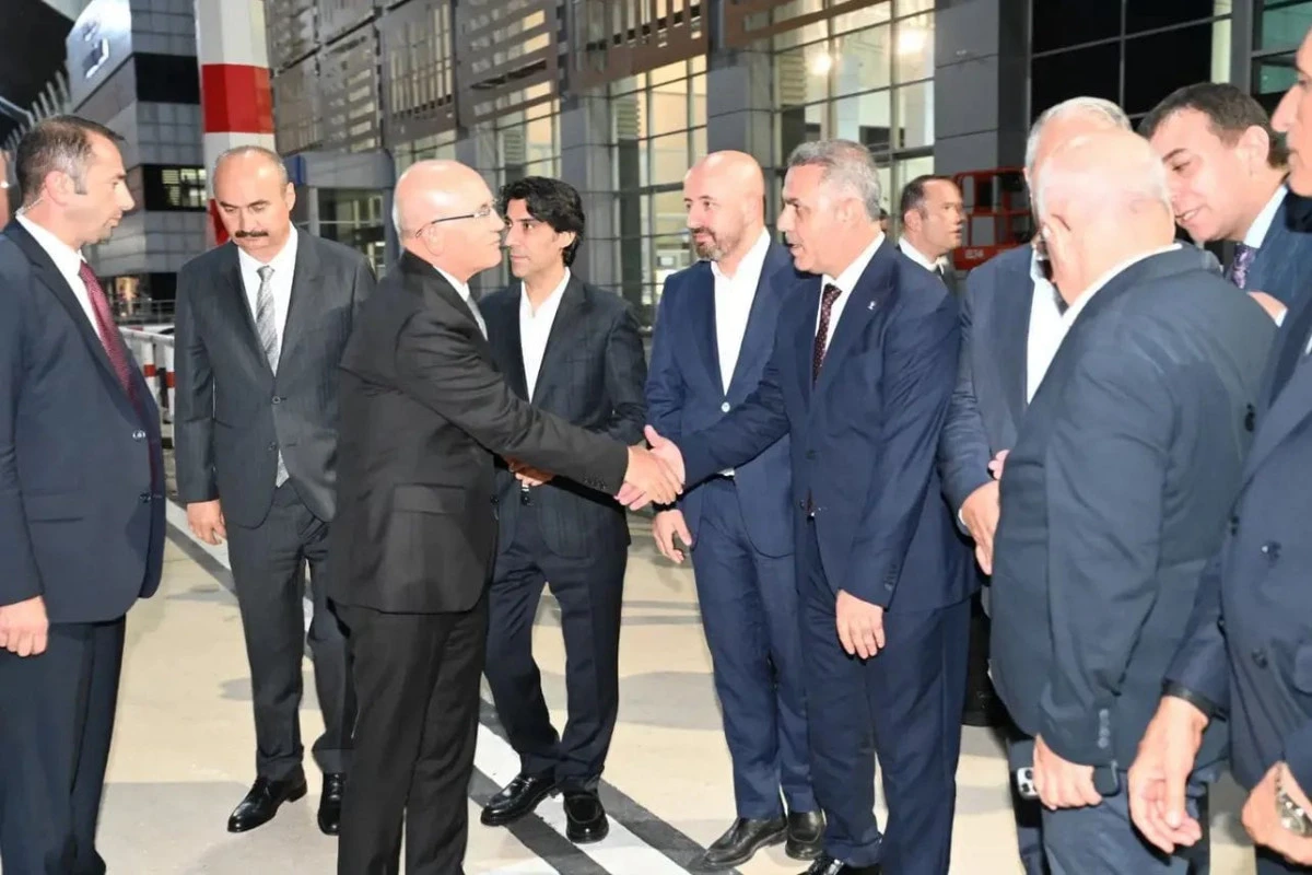 BAKAN ŞİMŞEK BATMAN&rsquo;DA YEĞENİN TAZİYESİNE KATILDI
