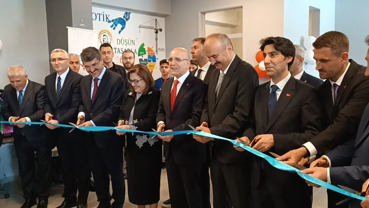 BAKAN ŞİMŞEK MEMLEKETİ BATMAN&rsquo;DA 50 YAPAY ZEK&Acirc; AT&Ouml;LYESİNİN A&Ccedil;ILIŞINI YAPTI