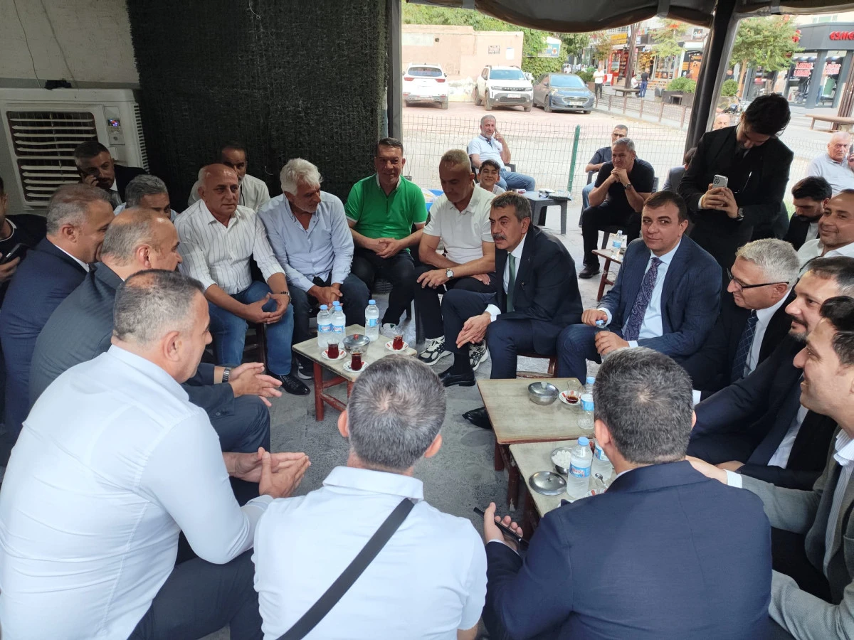 BAKANI TEKİN, BATMAN&rsquo;DA ESNAF VE VATANDAŞLARLA BULUŞTU