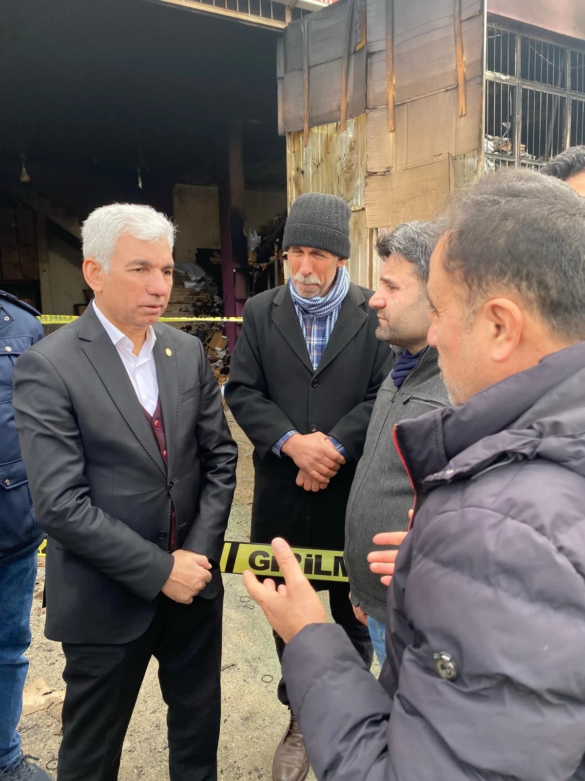 BAŞKAN KAPLAN&rsquo;DAN YANGINDA ZARAR G&Ouml;REN ESNAFA GE&Ccedil;MİŞ OLSUN ZİYARETİ