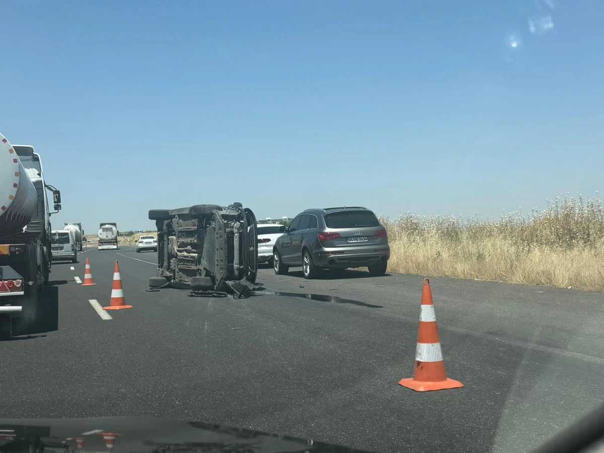 BATMAN-DİYARBAKIR YOLUNDA KAZA: 2 YARALI