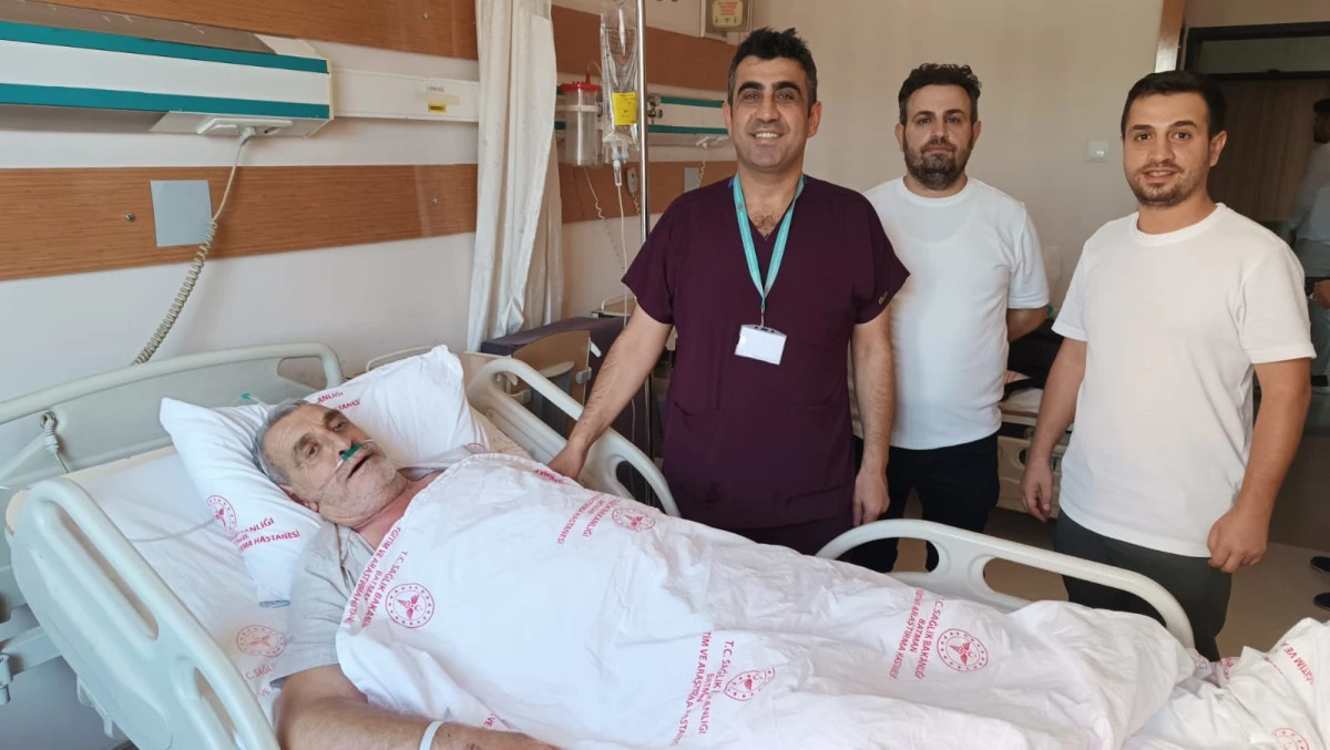 BATMAN EĞİTİM VE ARAŞTIRMA HASTANESİ'NDE BİR İLK: YAPAY MESANE AMELİYATIYLA HASTA SAĞLIĞINA KAVUŞTU