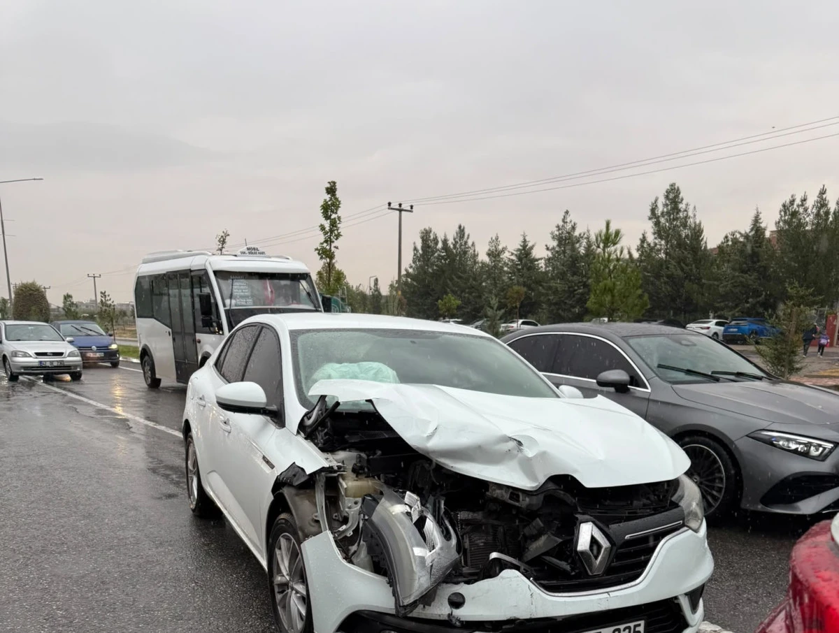 Batman Eski Silvan Karayolu&rsquo;nda Kaza: 1 Yaralı