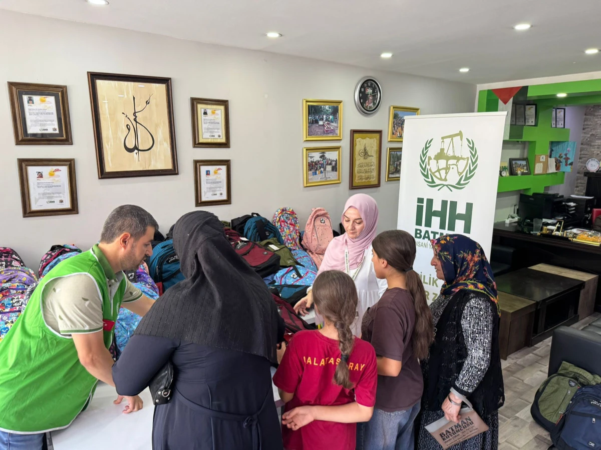 BATMAN İHH&rsquo;DAN 1000 &Ccedil;OCUĞA EĞİTİM DESTEĞİ