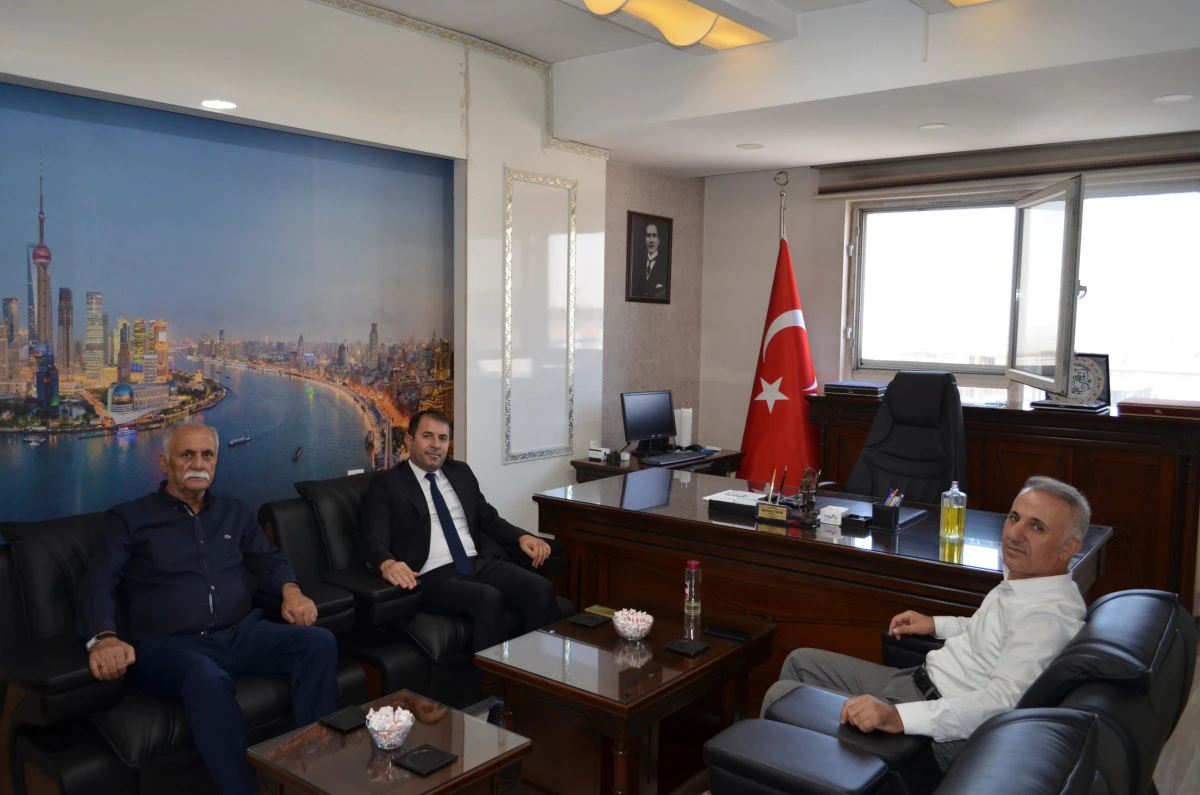 BATMAN SGK&rsquo; M&Uuml;D&Uuml;R&Uuml; G&Uuml;M&Uuml;Ş&rsquo;TEN ESNAF TEMSİLCİLERİNE  BİLGİLENDİRME ZİYARETİ