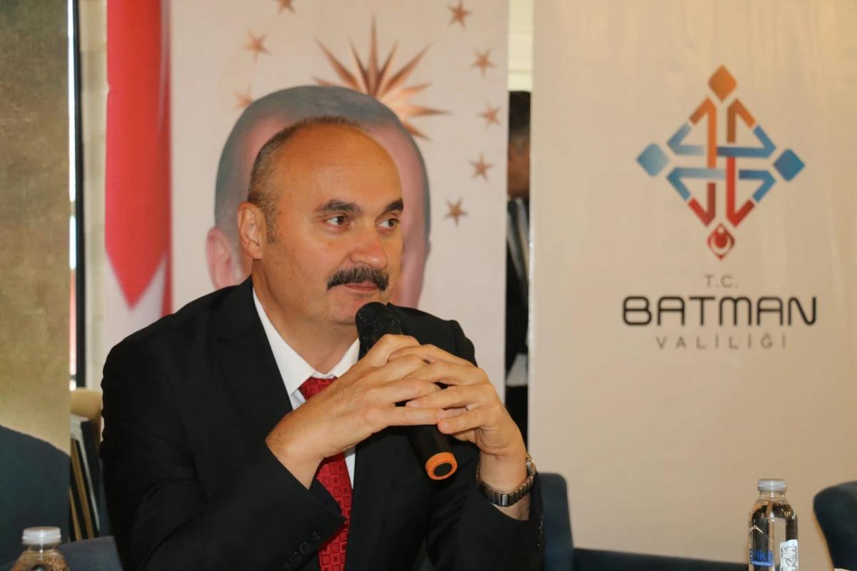 BATMAN VALİSİ CANALP, BASIN MESNUPLARIYLA BİR ARAYA GELDİ