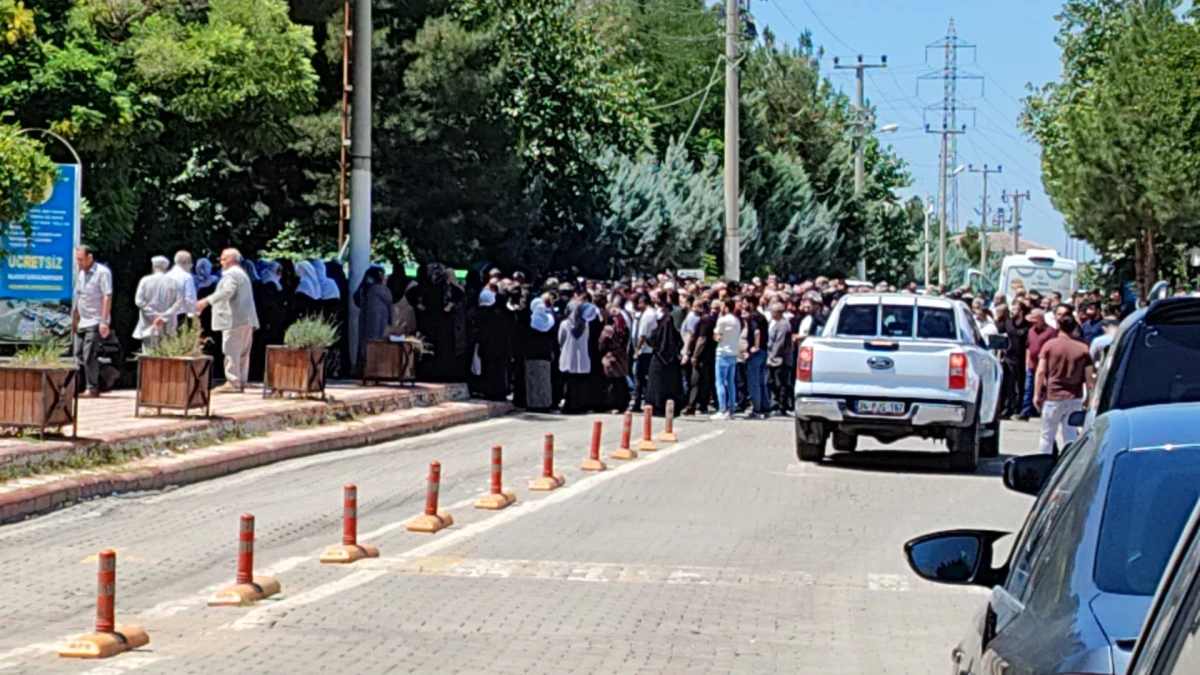 BATMAN, YASTA, HAYATINI KAYBEDEN &Uuml;&Ccedil; CANA AĞLIYOR