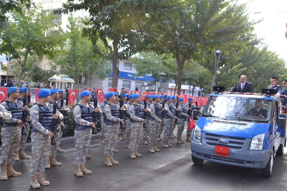 BATMAN’DA 29 EKİM CUMHURİYET BAYRAMI COŞKUYLA KUTLANDI