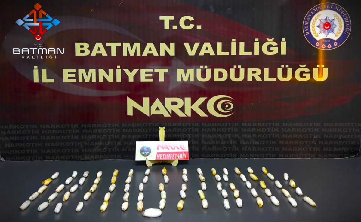 BATMAN&rsquo;DA 4 YOLCUNUN MİDESİNDEN 353 PAR&Ccedil;A HALİNDE 2 KİLO 700 GRAM UYUŞTURUCU &Ccedil;IKTI