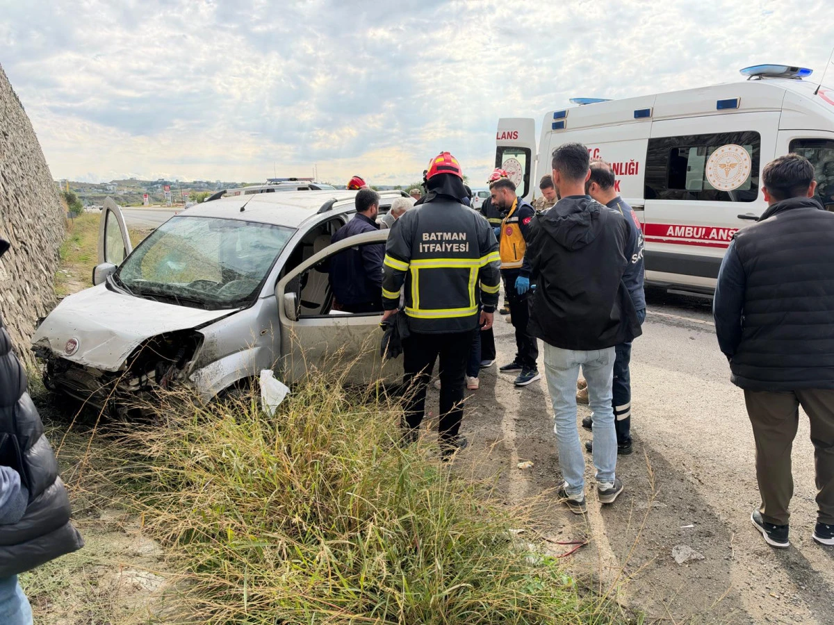 BATMAN&rsquo;DA ARA&Ccedil; DUVARA &Ccedil;ARPTI: 2 YARALI