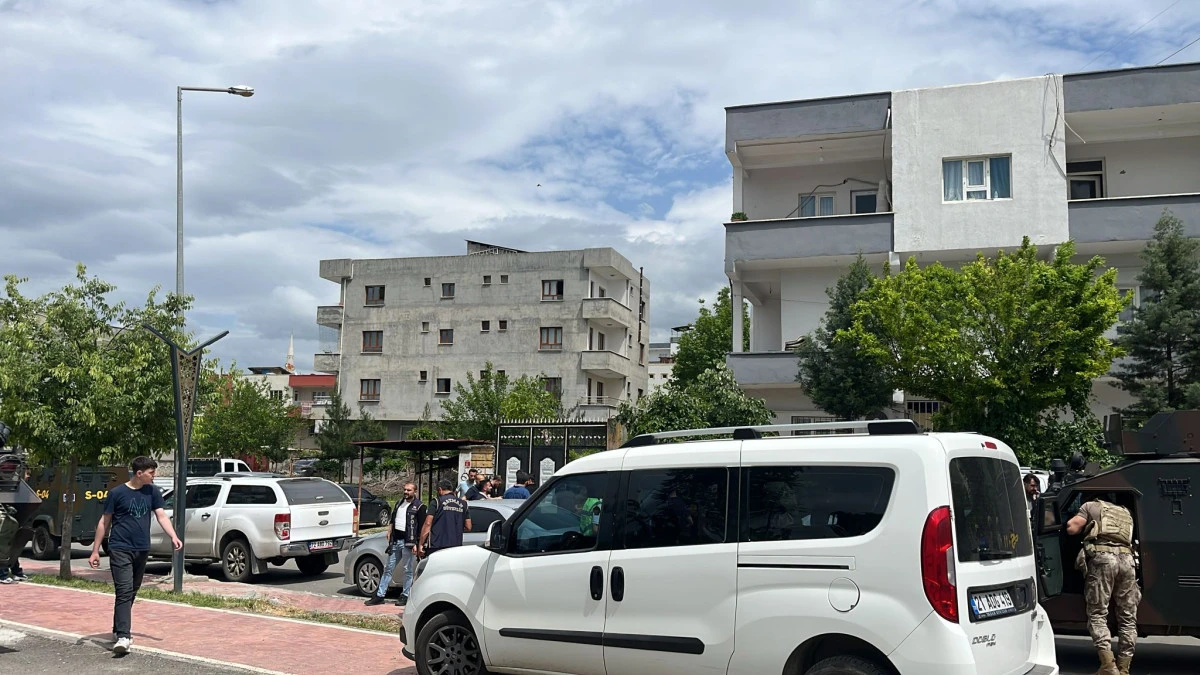 BATMAN'DA BI&Ccedil;AKLI SALDIRIYA UĞRAYAN GEN&Ccedil; HAYATINI KAYBETTİ
