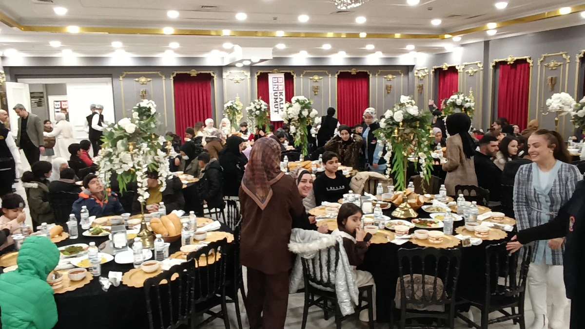 BATMAN&rsquo;DA BİR KALP BİN UMUT DERNEĞİ 300 YETİM &Ccedil;OCUĞU İFTARDA BULUŞTURDU