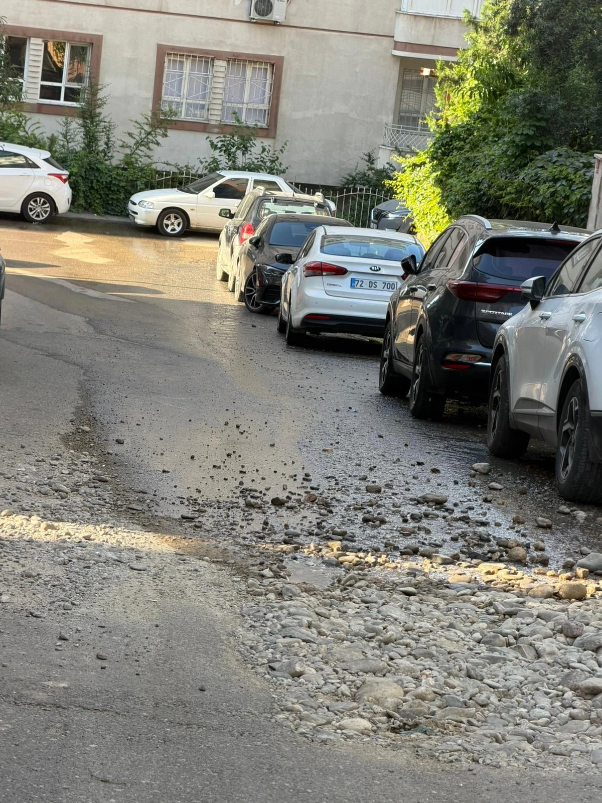     BATMAN&rsquo;DA &Ccedil;EVRE HAFTASINDA TEPKİ &Ccedil;EKEN G&Ouml;R&Uuml;NT&Uuml;: G&Uuml;NLERDİR BOŞA AKIYOR