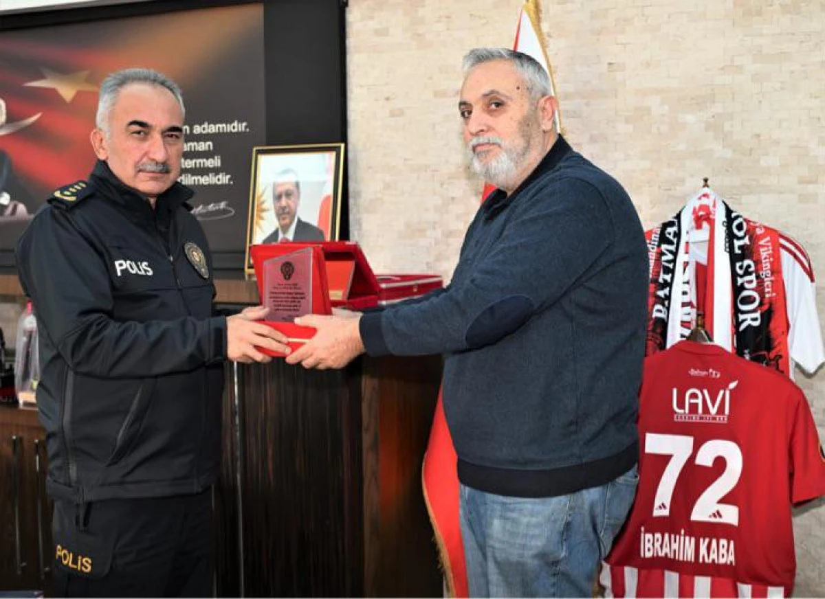 BATMAN'DA EMEKLİ BEKÇİLERE ANLAMLI PLAKET TÖRENİ