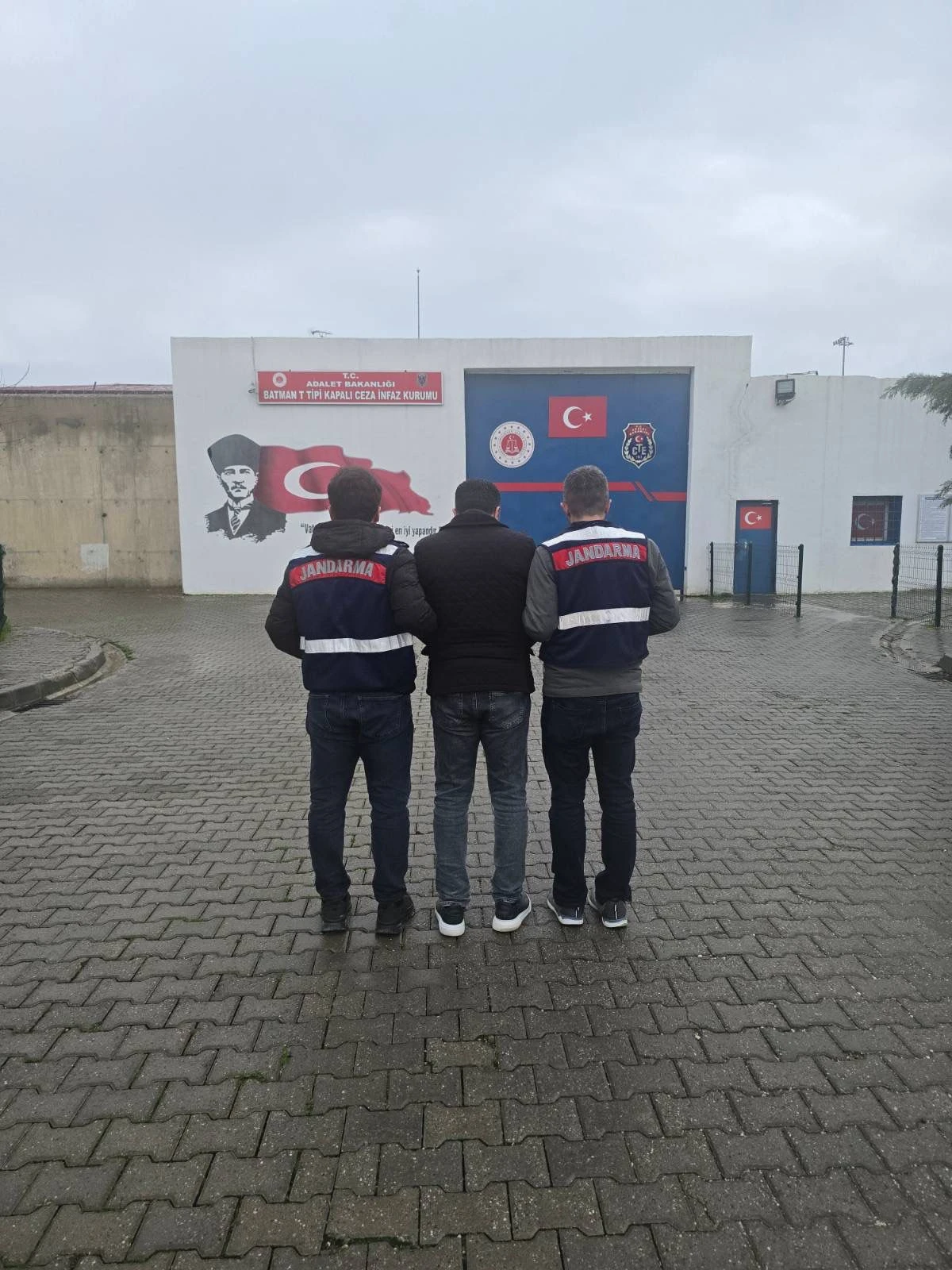 BATMAN'DA FİRARİ FET&Ouml; H&Uuml;K&Uuml;ML&Uuml;S&Uuml; YAKALANDI