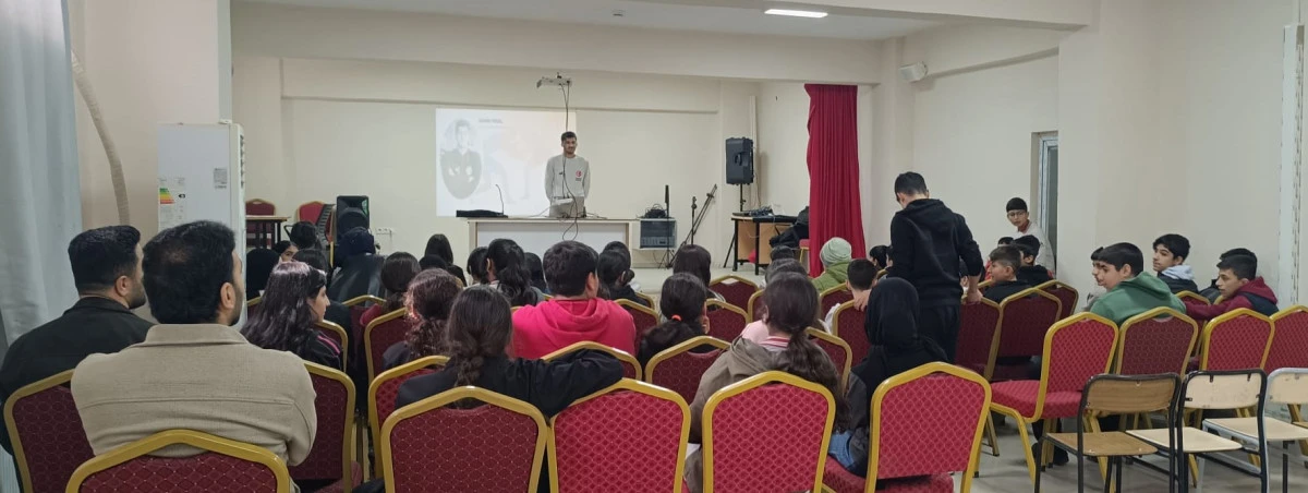 BATMAN&rsquo;DA G&Uuml;REŞ ANTREN&Ouml;R&Uuml; SEMİH İNSEL&rsquo;DEN &Ouml;ĞRENCİLERE &ldquo;HAREKETLİ YAŞAM&rdquo; &Ccedil;AĞRISI: &ldquo;DOĞRU EGZERSİZ İLA&Ccedil;TIR&rdquo;