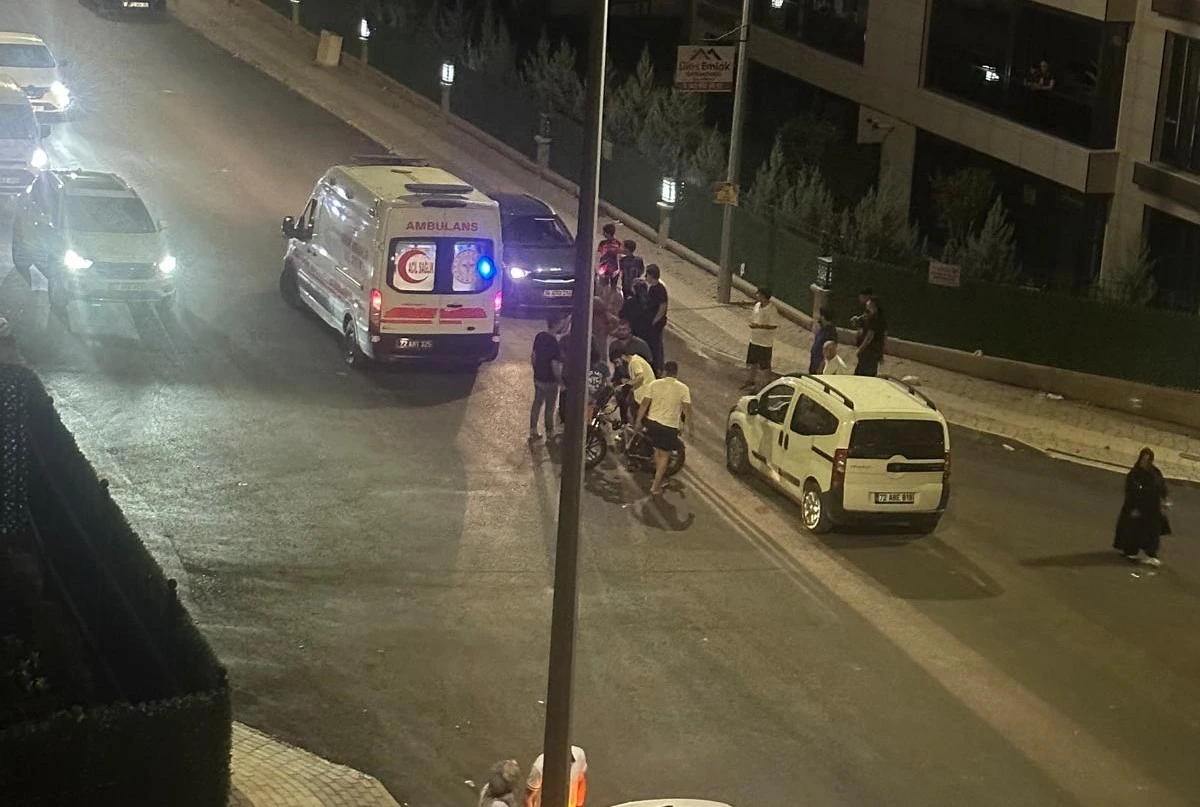 BATMAN&rsquo;DA HAFİF TİCARİ ARA&Ccedil; İLE BİSİKLET &Ccedil;ARPIŞTI: 1 YARALI