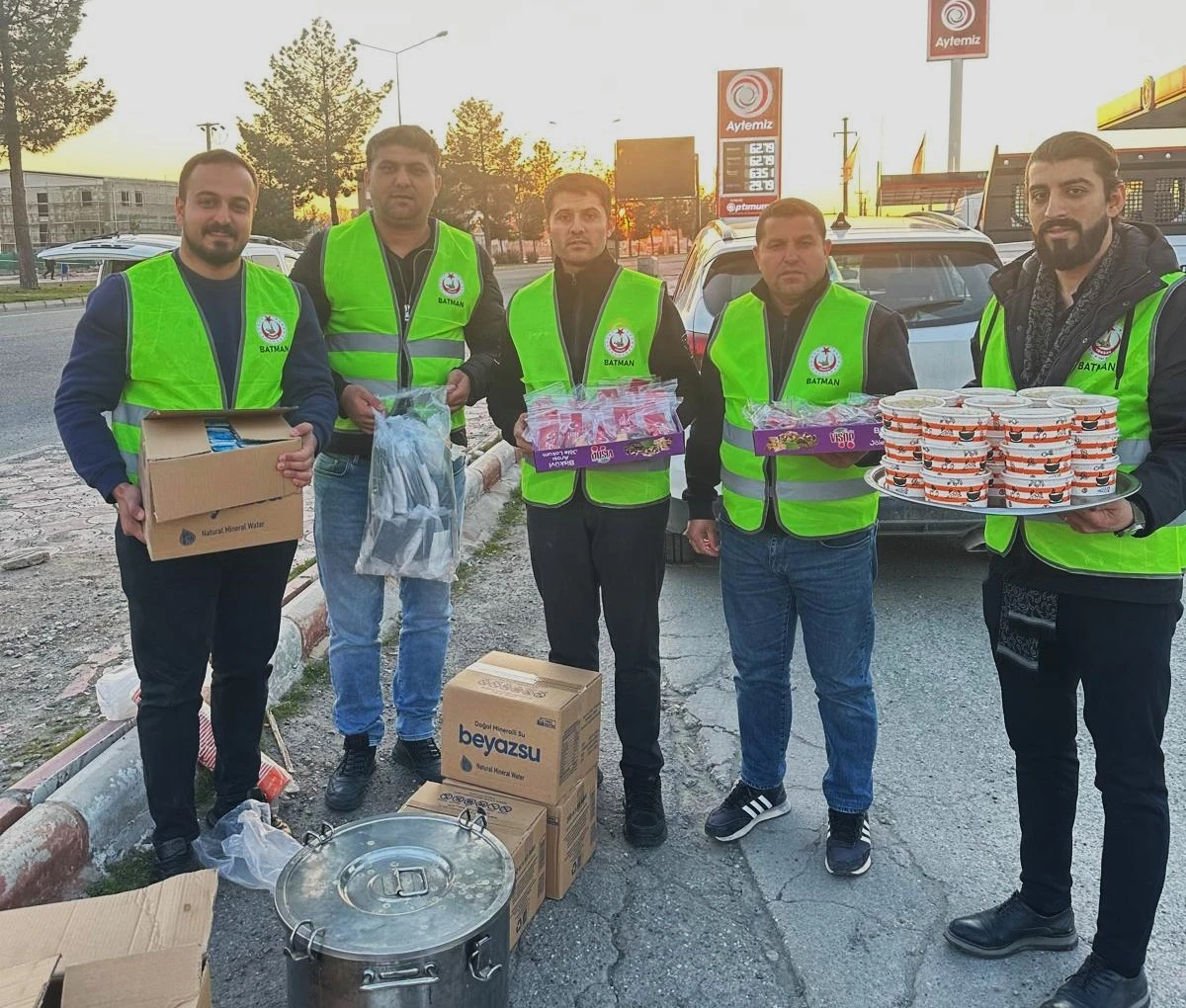 BATMAN&rsquo;DA İFTAR VAKTİNDE ŞEHİTLERİN HAYRINA ANLAMLI İKRAM