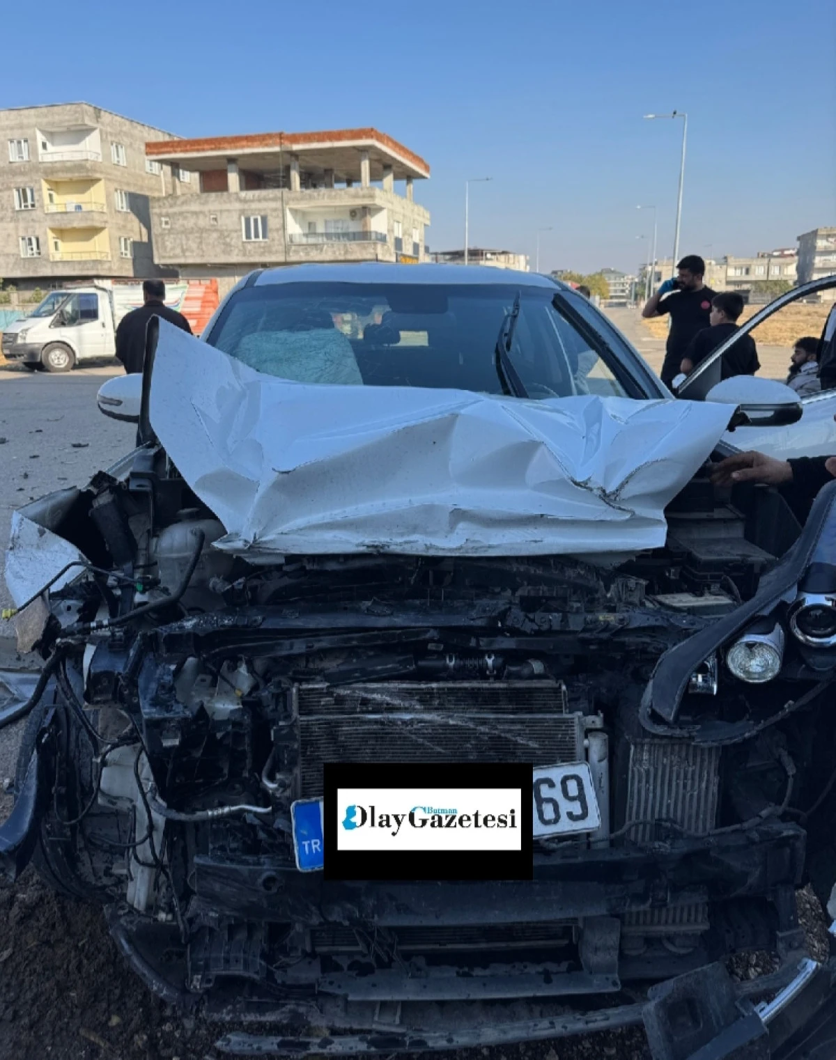 Batman’da İki Araç Çarpıştı: 2 Yaralı