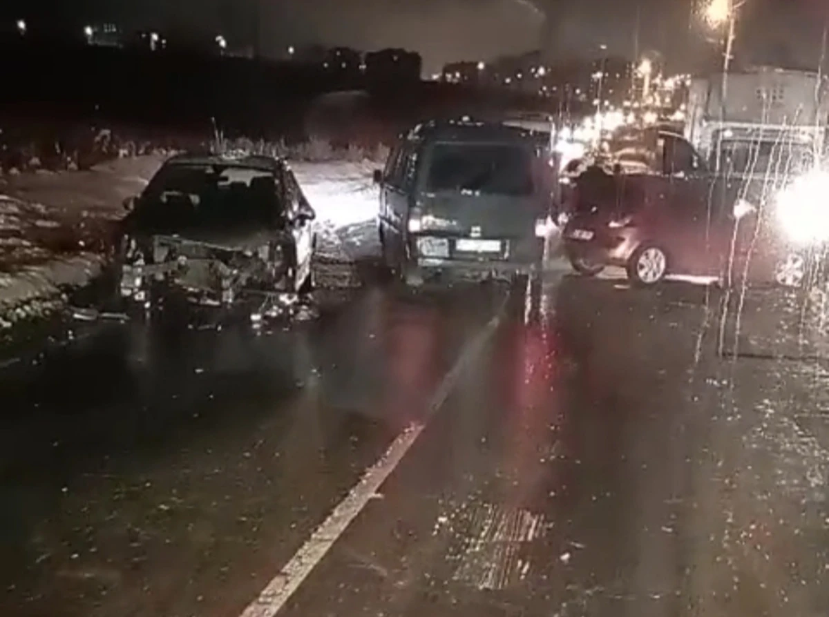 Batman&rsquo;da Kar ve Buzlanma Trafik Kazasına Neden Oldu