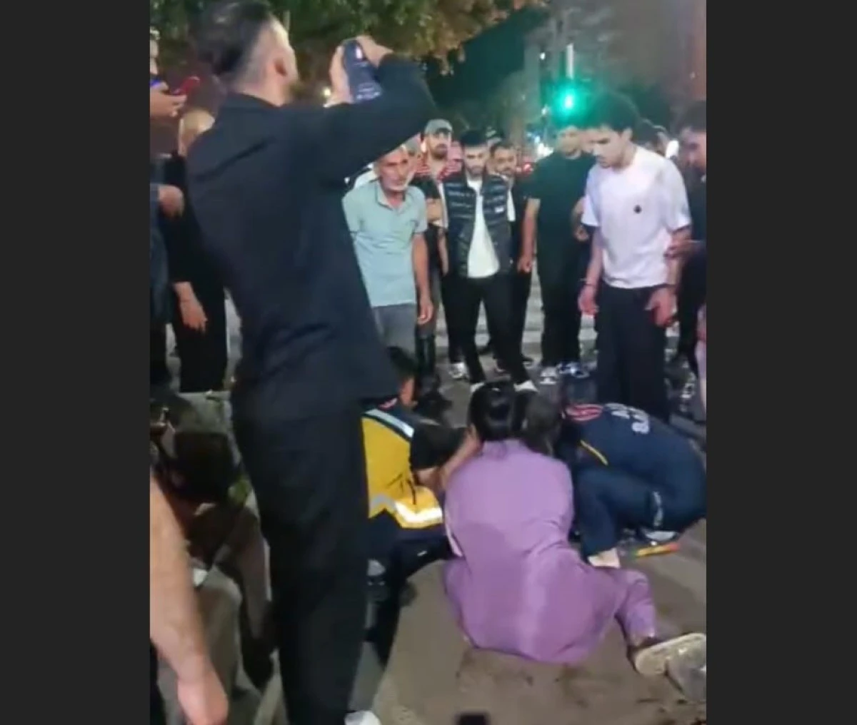BATMAN&rsquo;DA KAZA ANI, SEYİR HALİNDEKİ BİR ARACIN İ&Ccedil;İ KAMERASINA ANBEAN YANSIDI: 2 YARALI