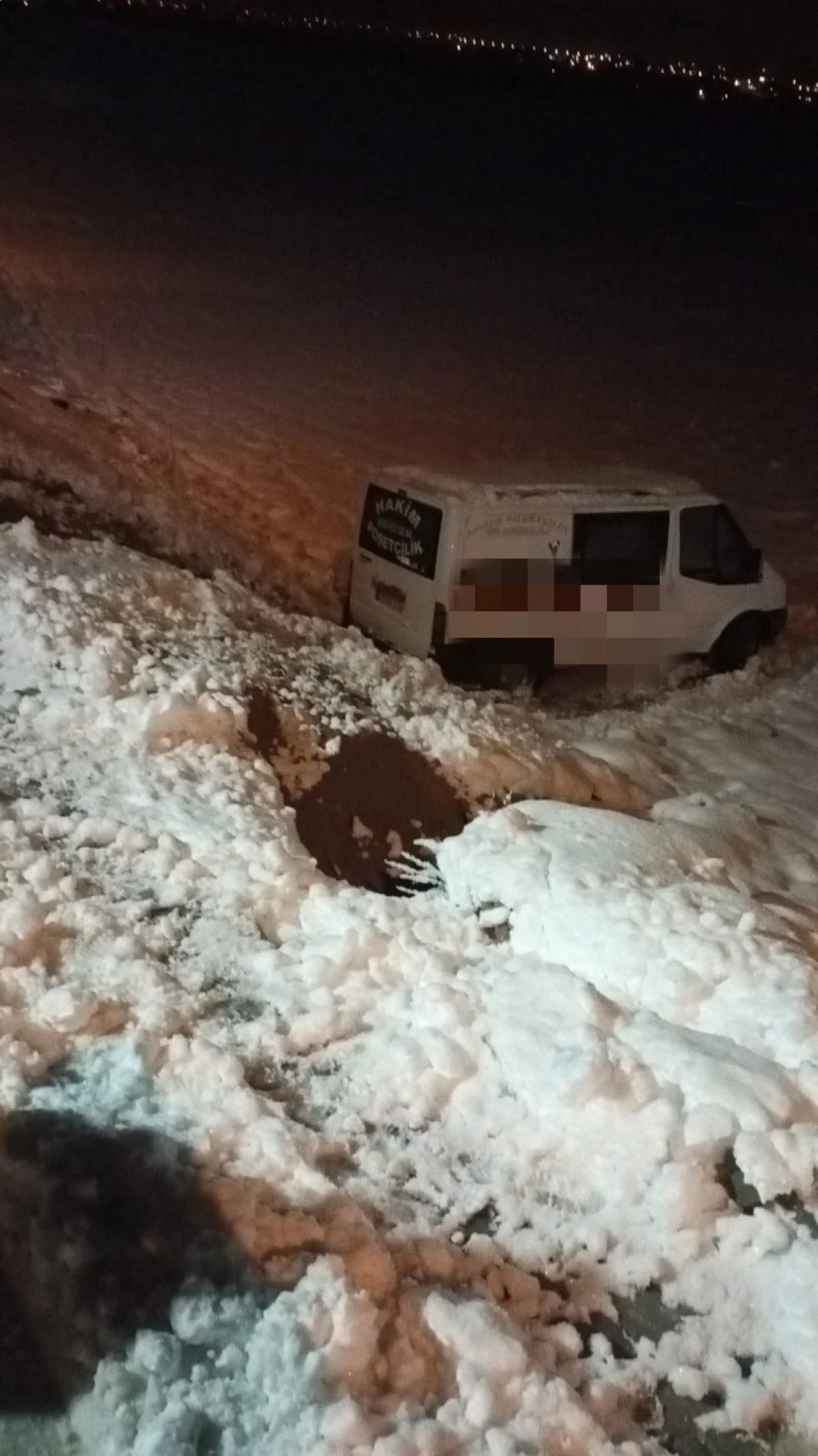 Batman&rsquo;da Kazalar Peş Peşe: Kar ve Buzlanma Trafiği Olumsuz Etkiledi.  