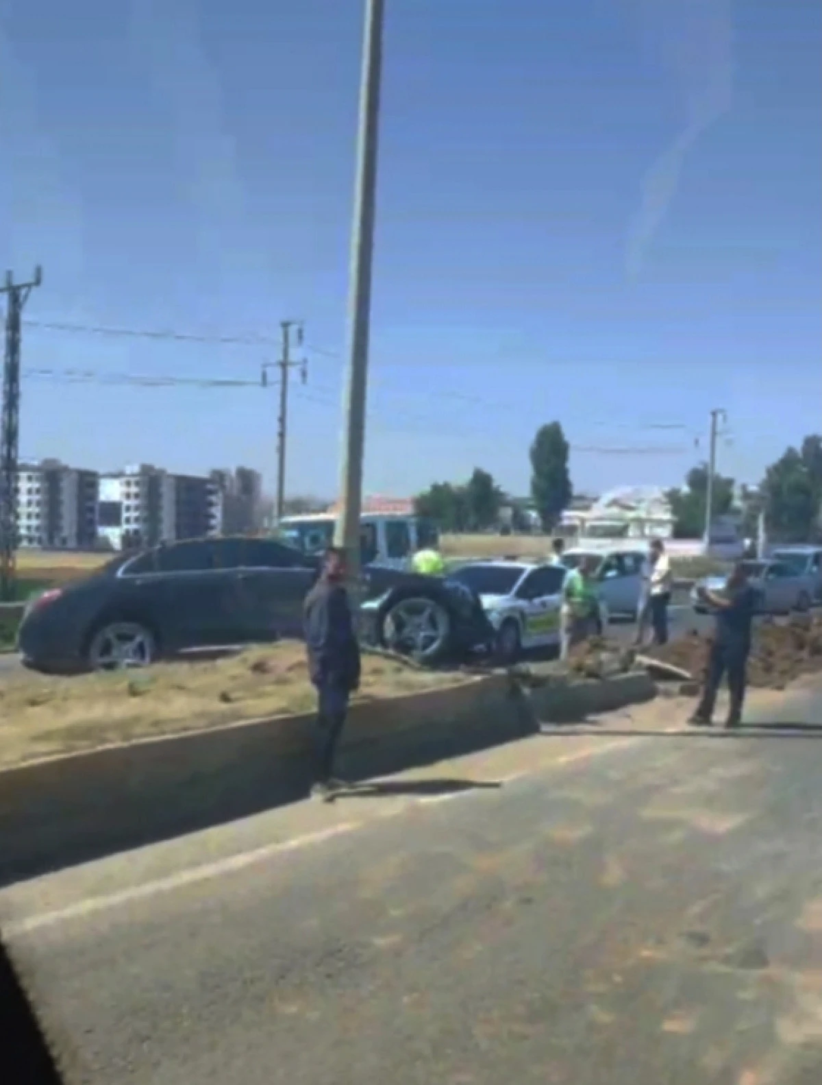 BATMAN'DA KAZALARIN ADRESİ YİNE DEĞİŞMEDİ, OTOMOBİL REF&Uuml;JE &Ccedil;IKTI,