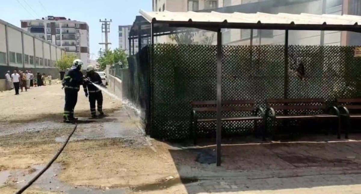 BATMAN'DA MARKETE AİT JENERATÖRDE YANGIN ÇIKTI