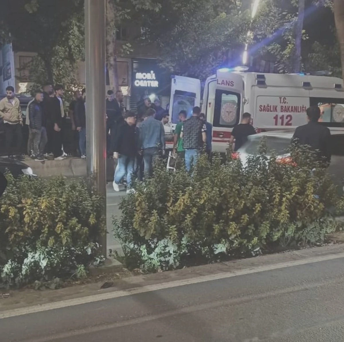 BATMAN'DA MOTOSİKLET YAYA ÇARPTI, 2 YARALI