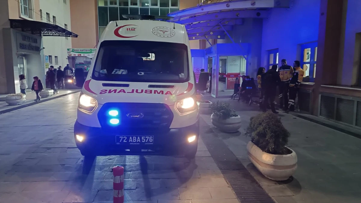 BATMAN’DA MOTOSİKLETLER ÇARPIŞTI: 3 AĞIR YARALI