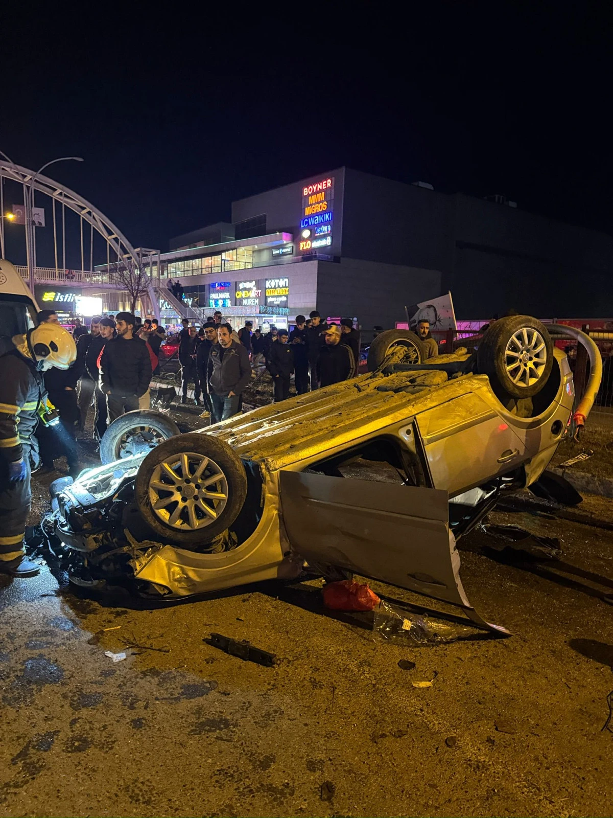 BATMAN&rsquo;DA OTOMOBİL TAKLA ATTI: 1 YARALI