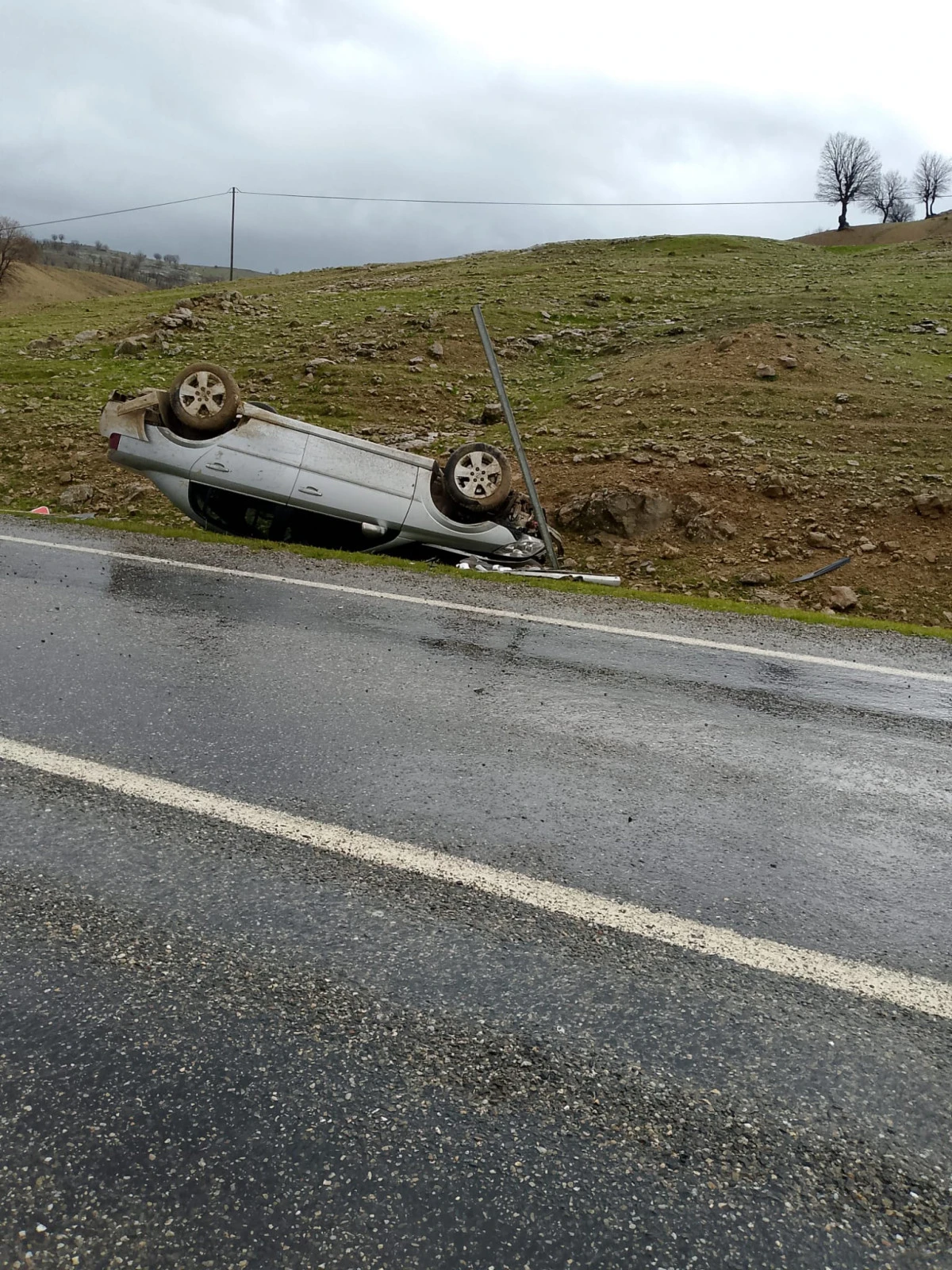 Batman&rsquo;da otomobil takla attı: S&uuml;r&uuml;c&uuml; yaralandı