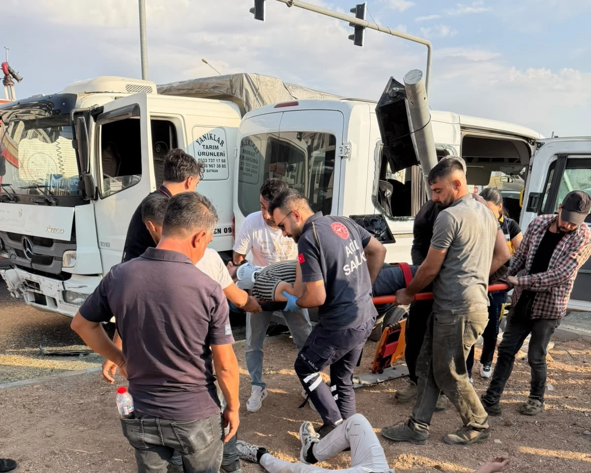 BATMAN&rsquo;DA SABAH SAATLERİNDE KAZA: 6 KİŞİ YARALANDI