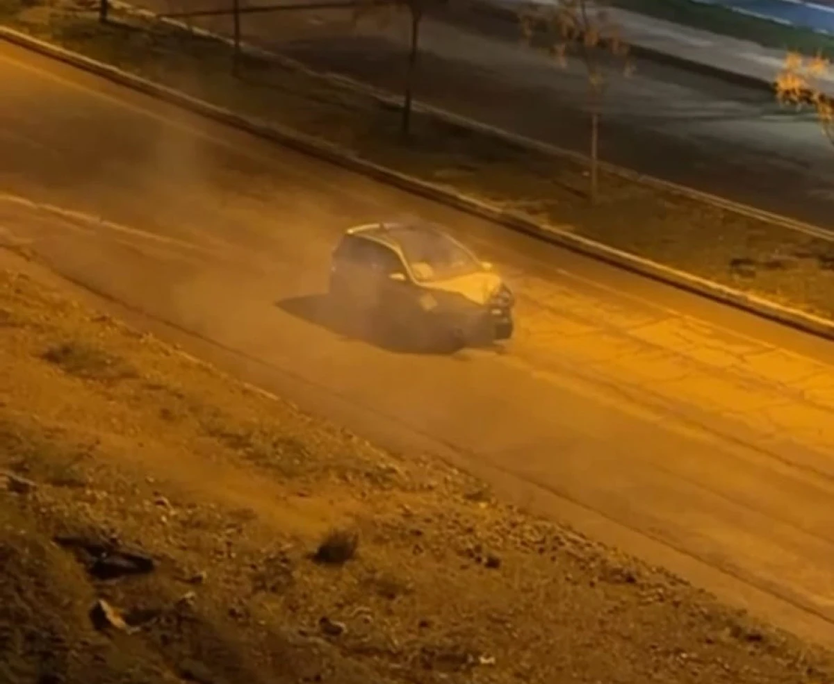 BATMAN'DA SEYİR HALİNDEKİ ARA&Ccedil; ALEV ALDI