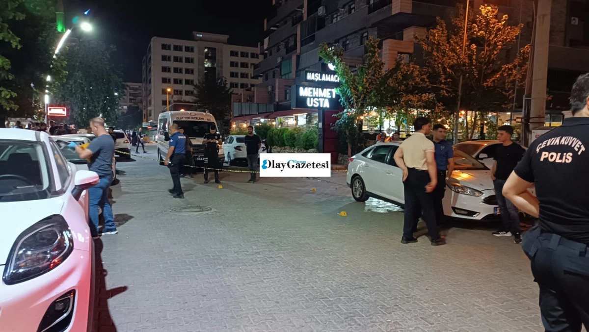 BATMAN&rsquo;DA SİLAHLI SALDIRI, KURŞUNLAR PARK HALİNDEKİ ARACA İSABET ETTİ