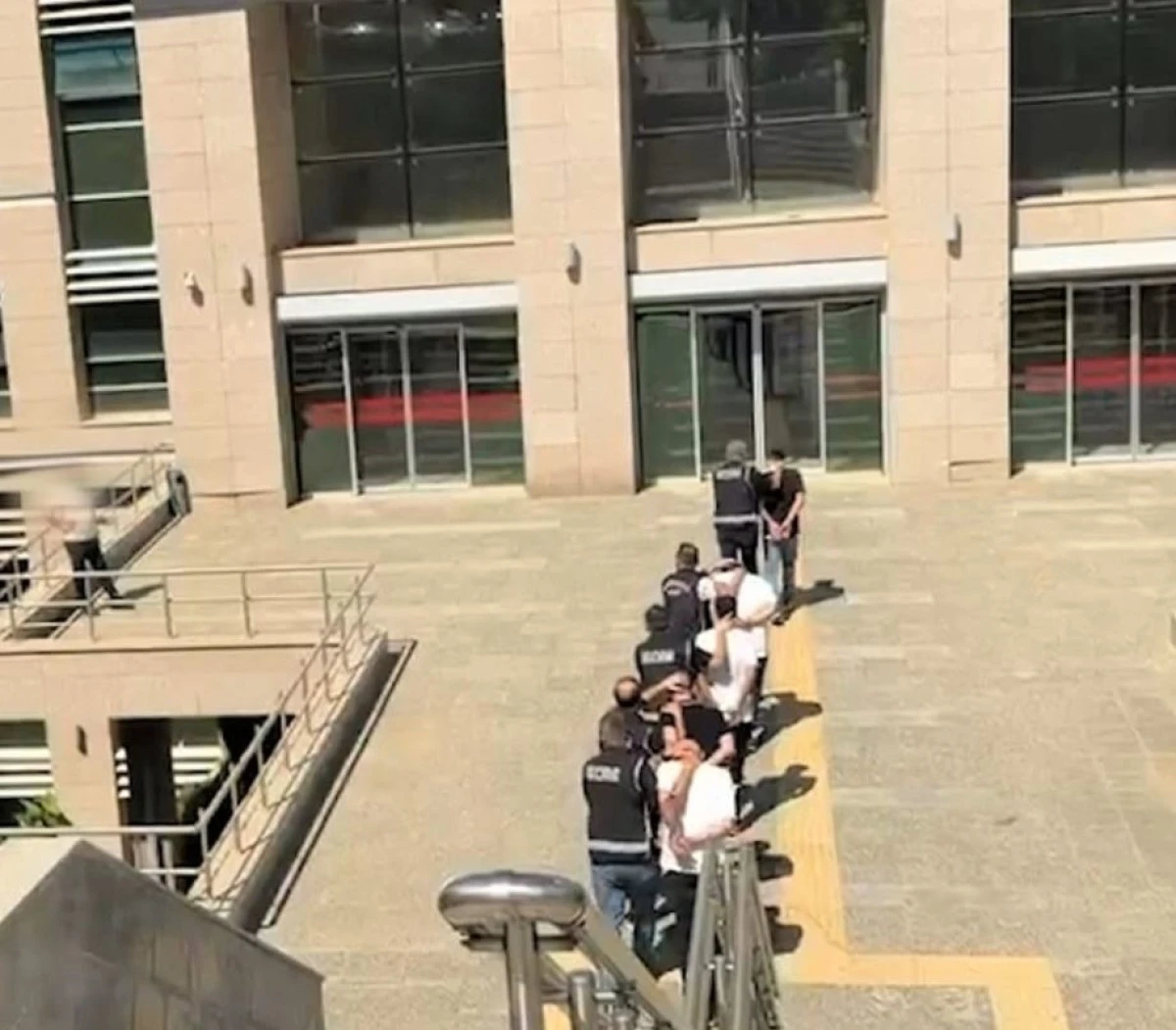 BATMAN'DA SİLAHLI SALDIRI OPERASYONU: 3 TUTUKLAMA