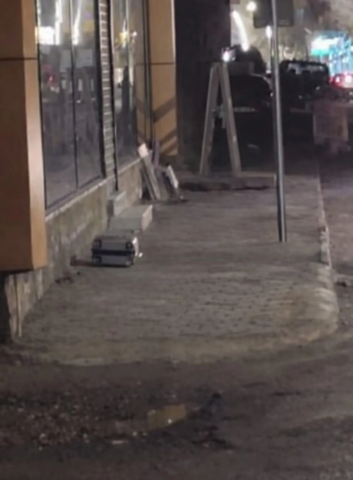 BATMAN&rsquo;DA Ş&Uuml;PHELİ VALİZ F&Uuml;NYE İLE PATLATILDI