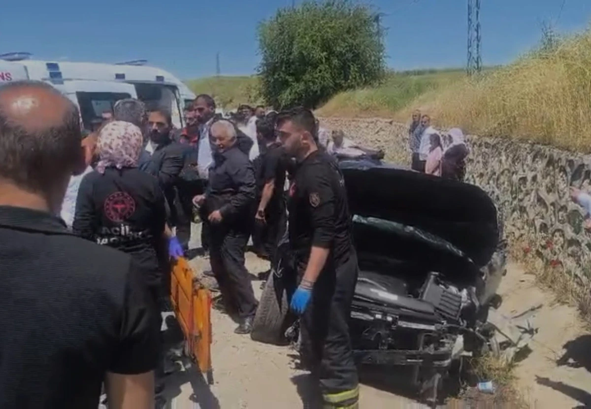 BATMAN&rsquo;DA TRAFİK KAZASI: 5 YARALI