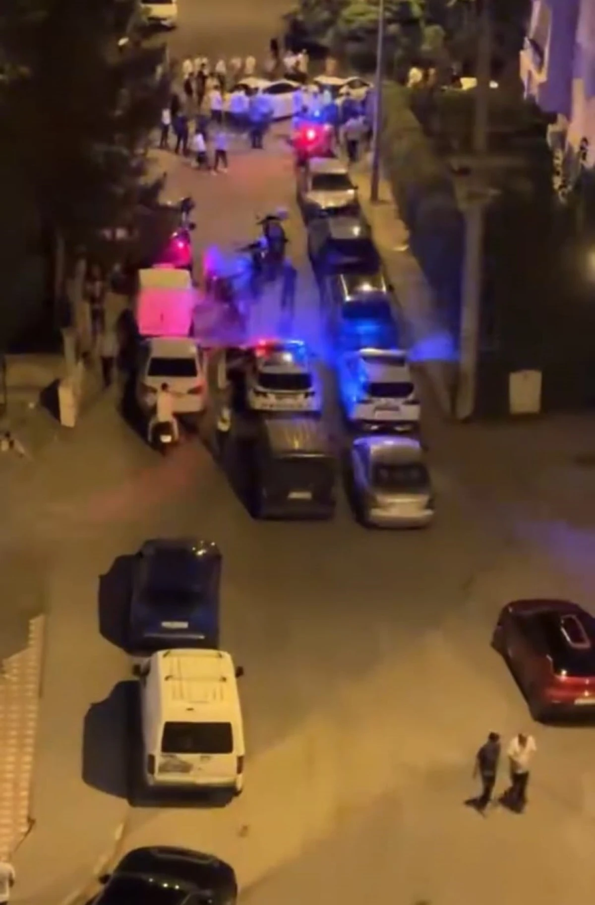 BATMAN'DA TRAFİK KAZASI KAVGASI: SÜRÜCÜLER TARTIŞTI, POLİS TARAFLARI AYIRDI