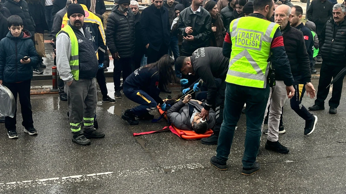 BATMAN&rsquo;DA YAYA GE&Ccedil;İDİNDE KAZA: 2 YARALI