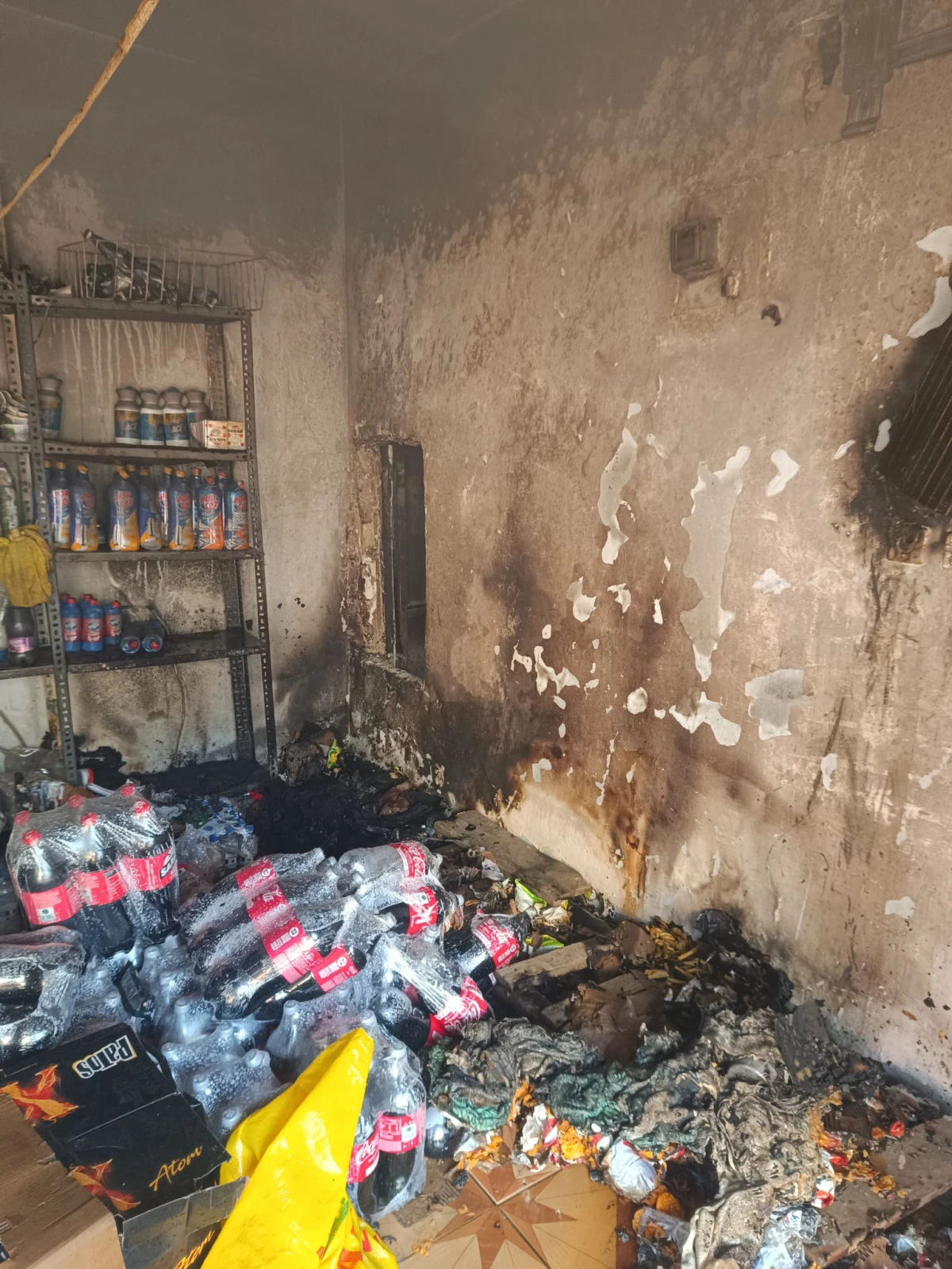 BATMAN'DAKİ MARKETTE KORKUTAN YANGIN