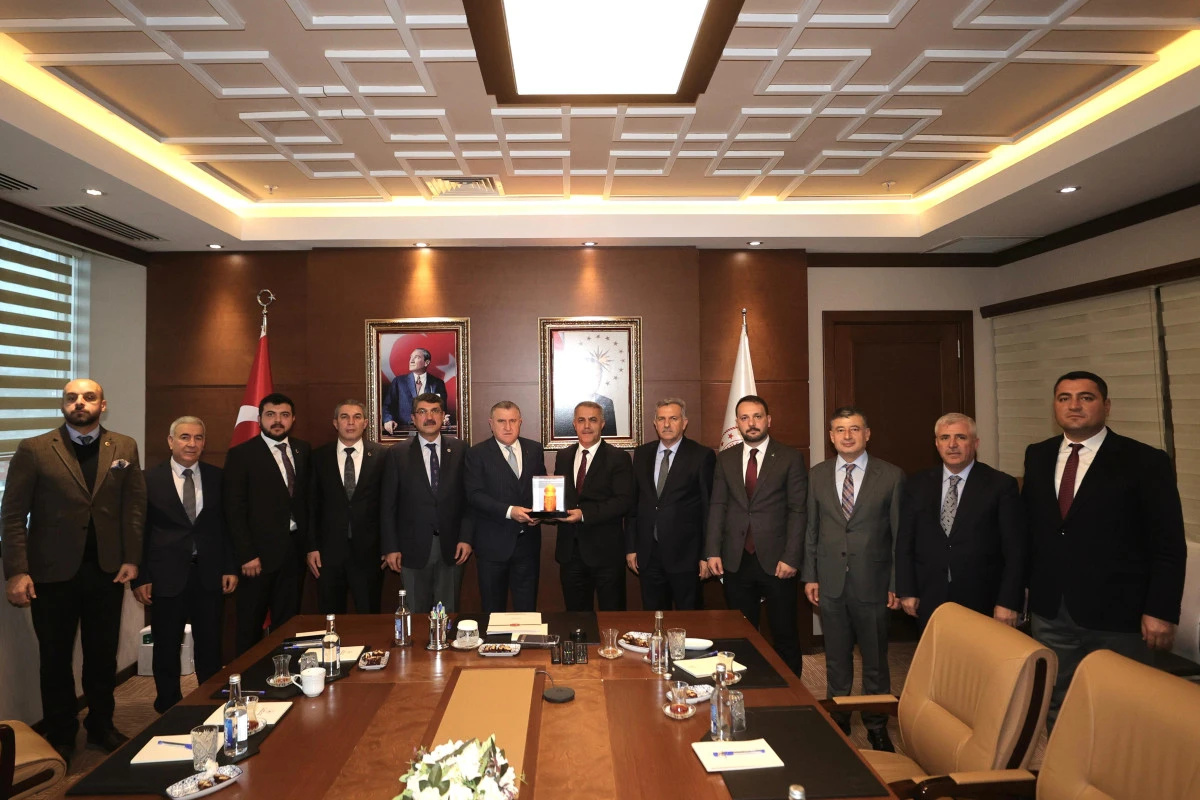 BATMAN&rsquo;IN GEN&Ccedil;LİK VE SPOR YATIRIMLARI İ&Ccedil;İN İMZALAR ATILDI